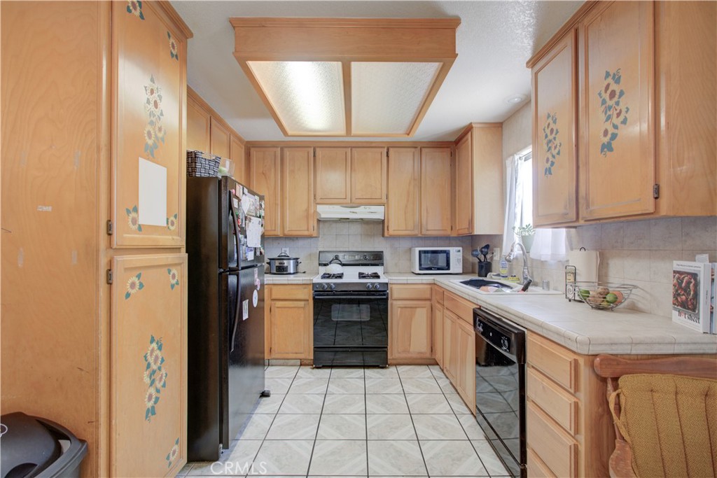 2064 Glenmoor Place Property Photo 7