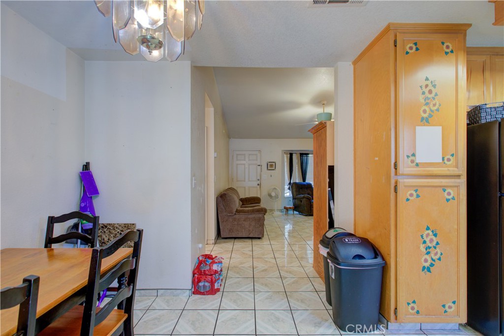 2064 Glenmoor Place Property Photo 11