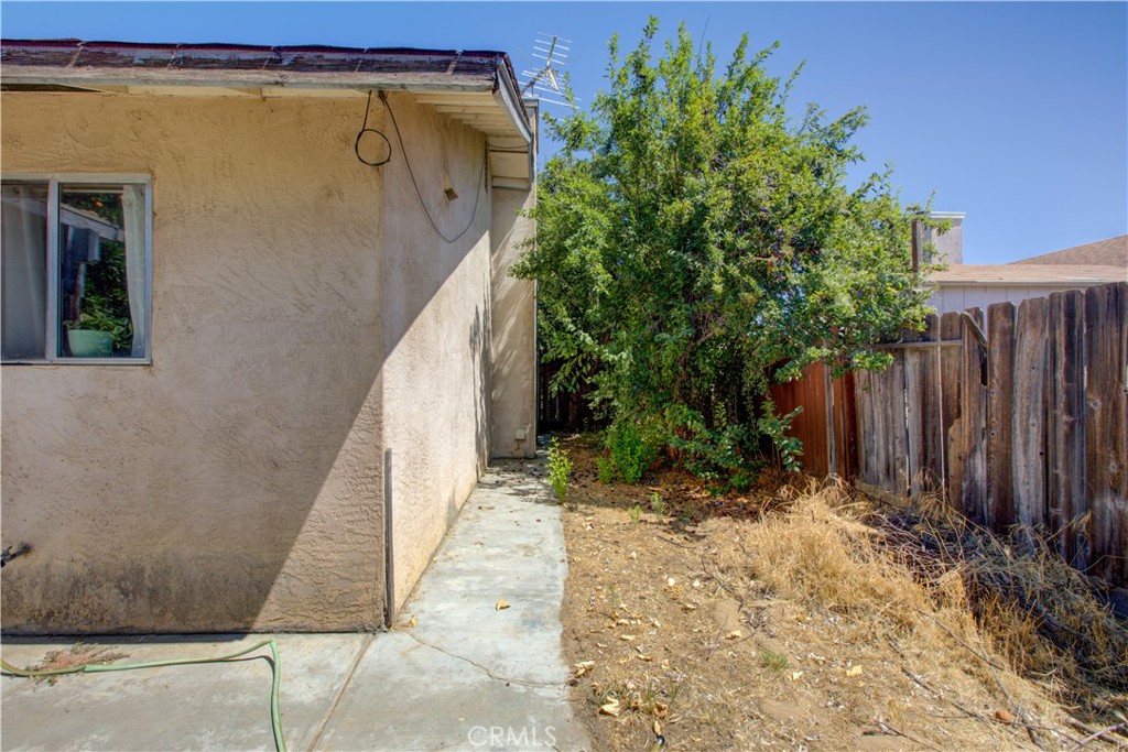 2064 Glenmoor Place Property Photo 15