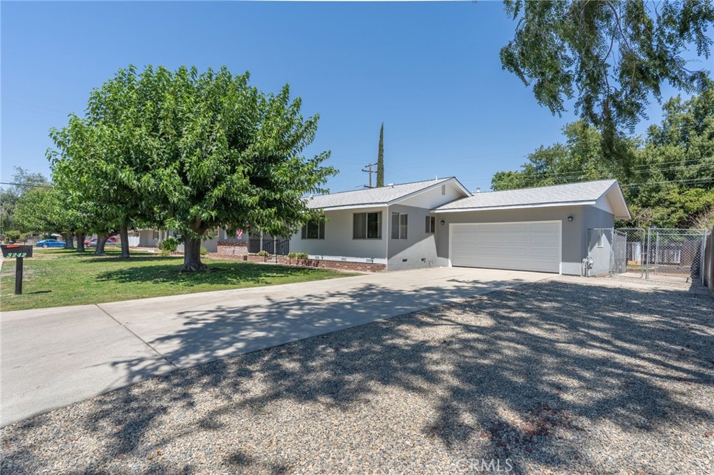 3242 Laura Avenue Property Photo 1
