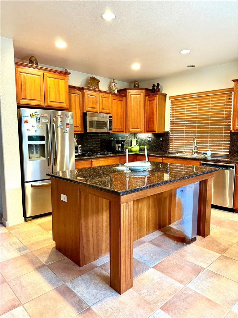 9200 Hunters Creek Way Property Photo 3