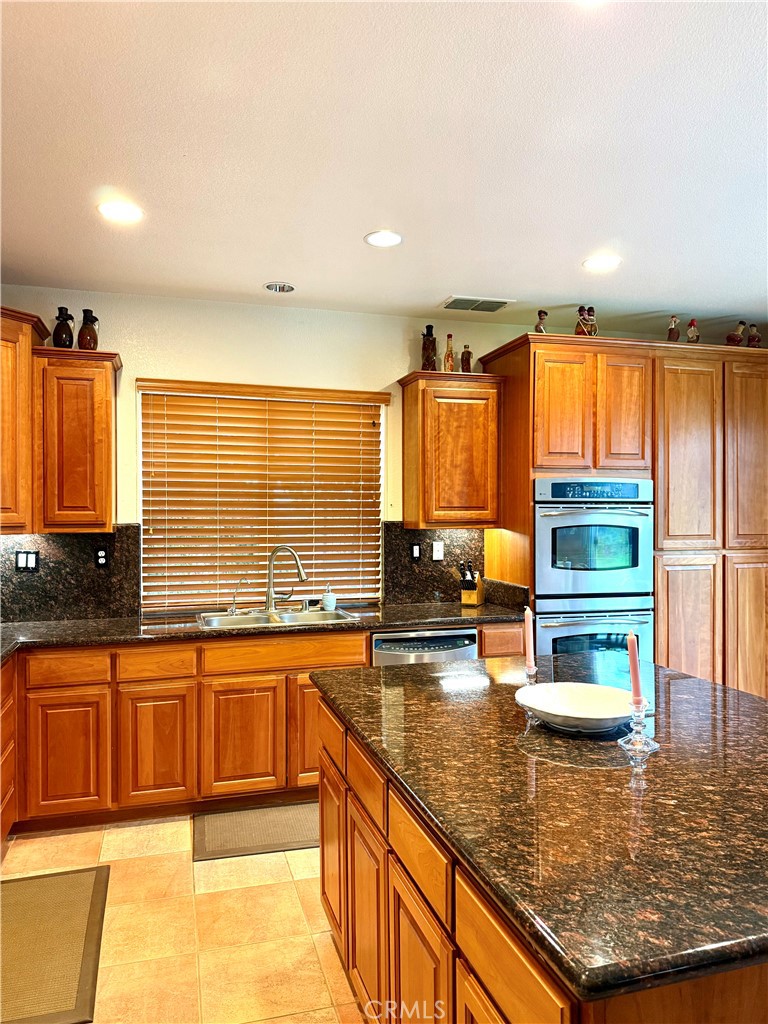 9200 Hunters Creek Way Property Photo 4