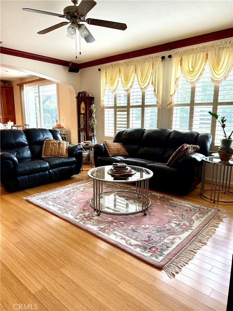 9200 Hunters Creek Way Property Photo 6