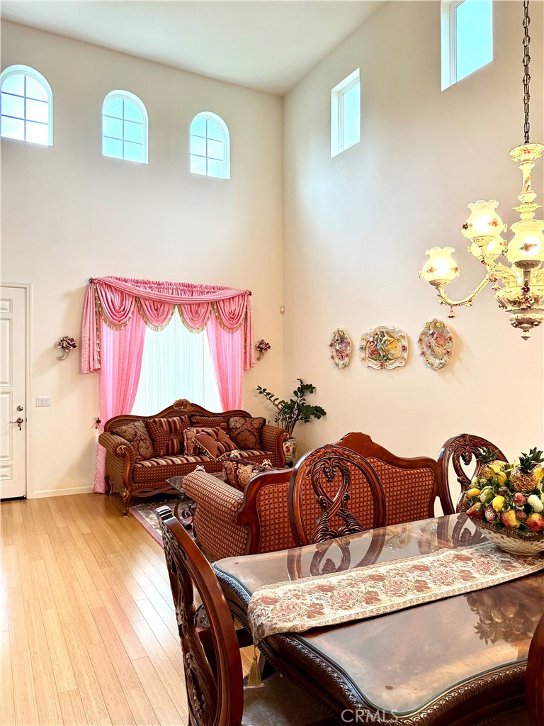 9200 Hunters Creek Way Property Photo 8