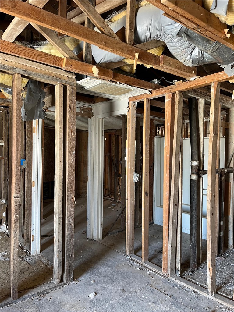 14588 Locust Property Photo 4