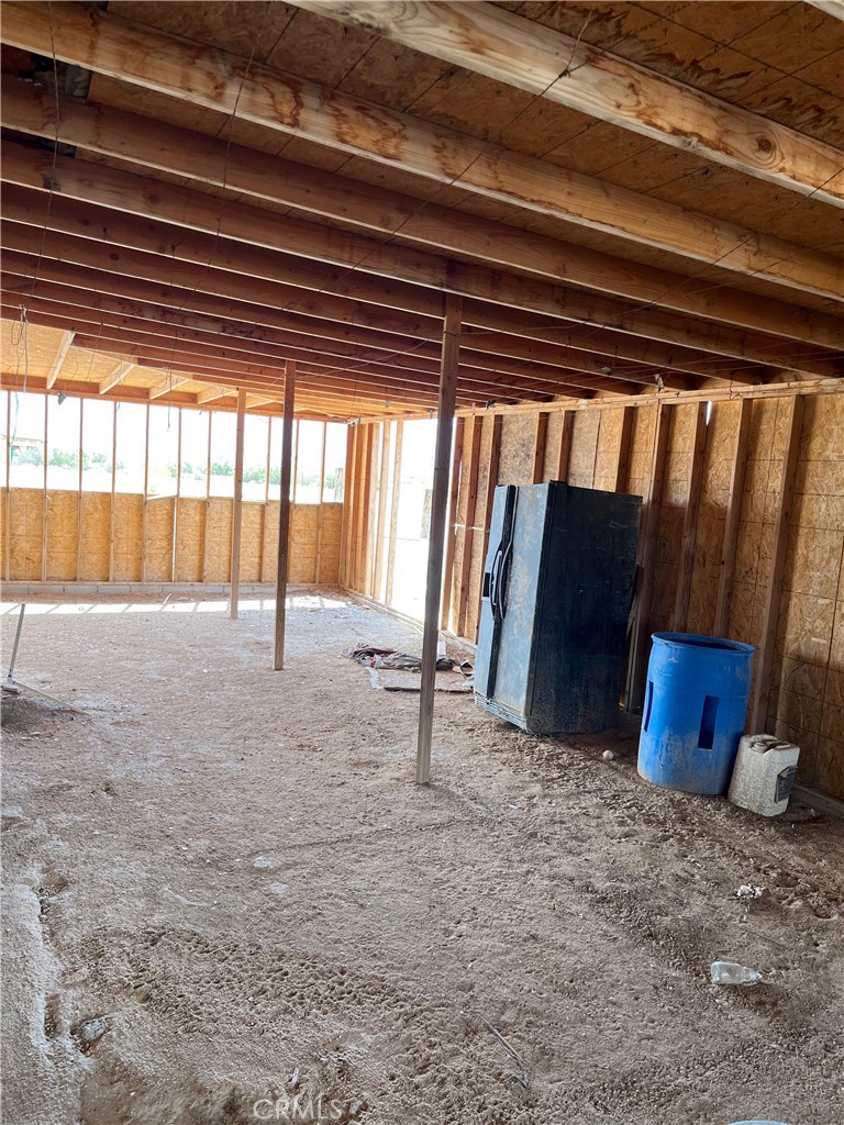 14588 Locust Property Photo 9