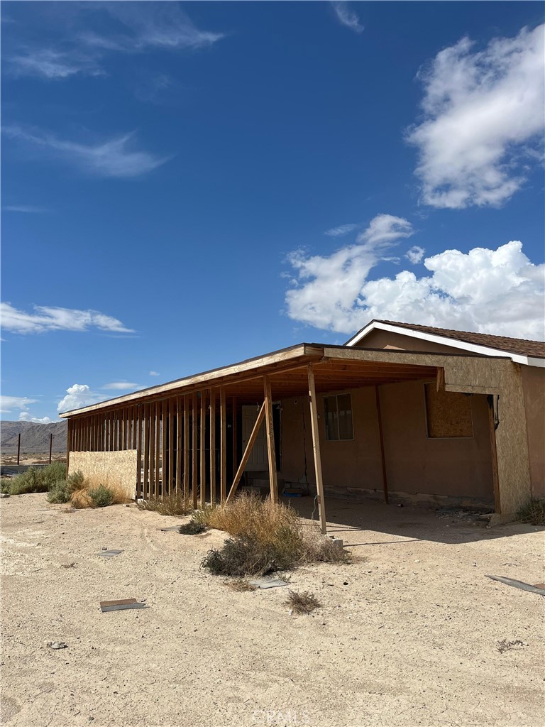 14588 Locust Property Photo 10