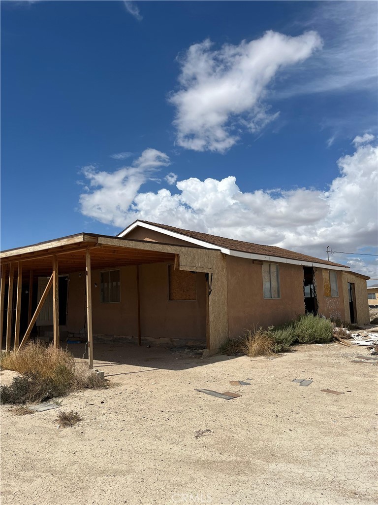 14588 Locust Property Photo 11