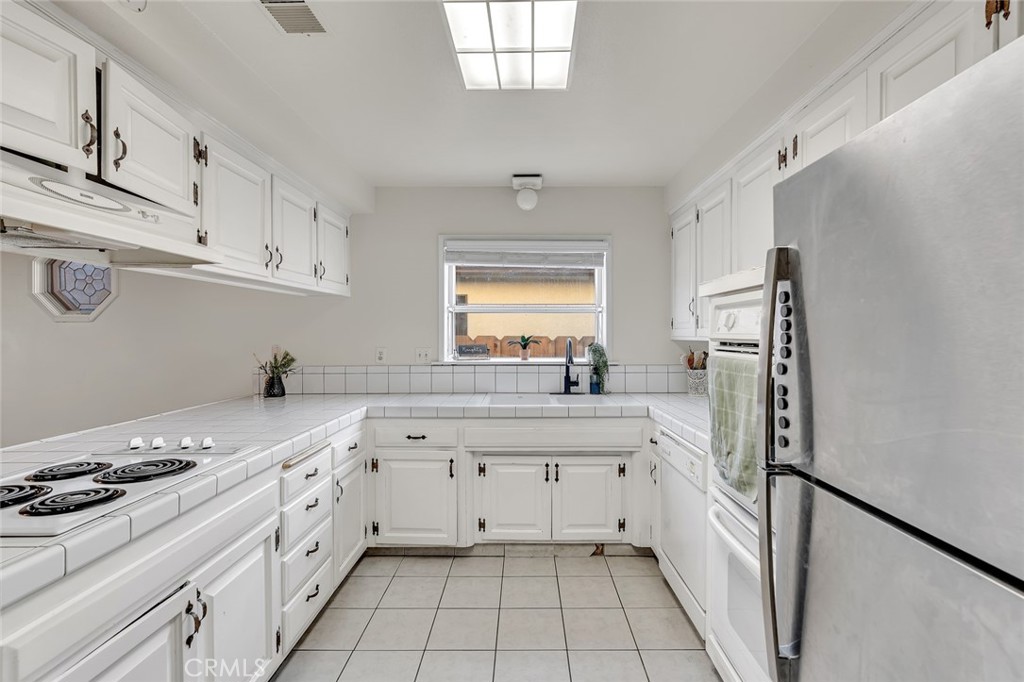 1062 Madison Property Photo 11