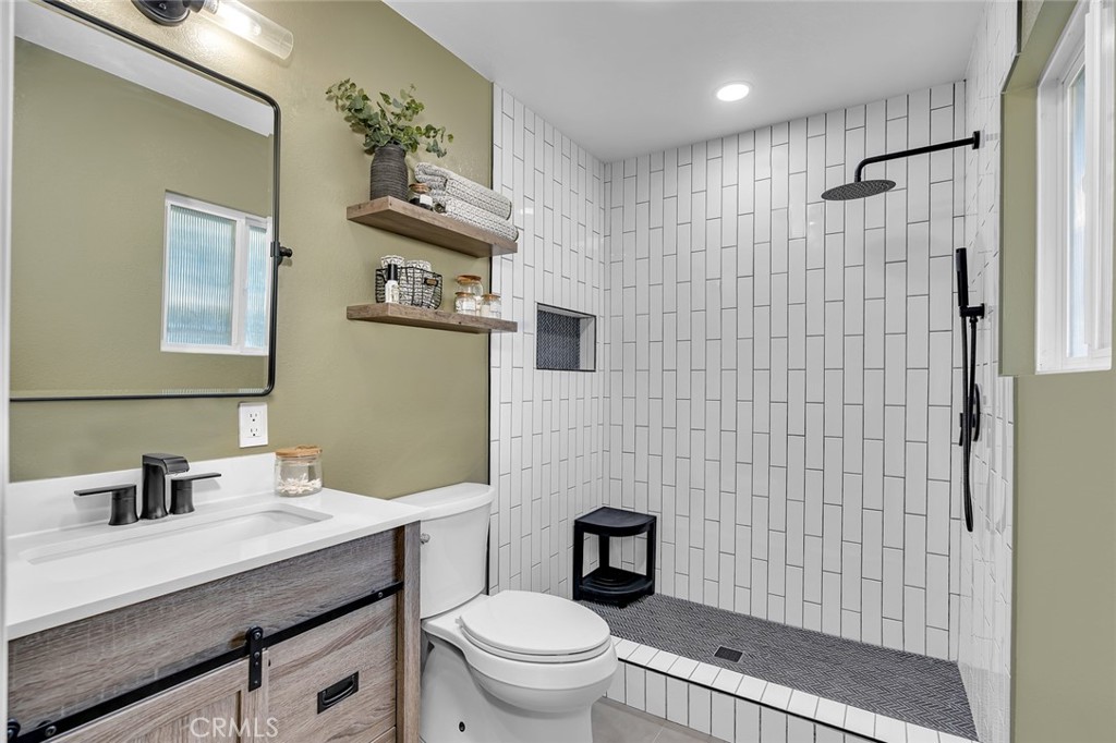1062 Madison Property Photo 19