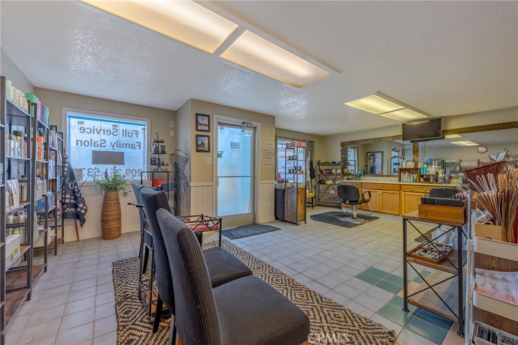 9387 Broadway Street E Property Photo 6