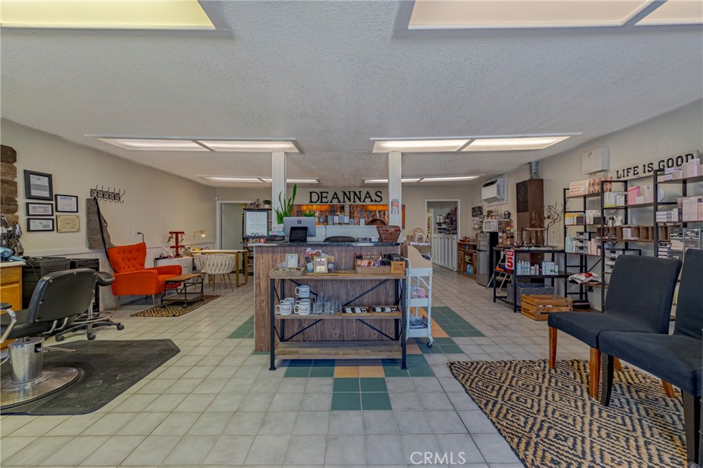 9387 Broadway Street E Property Photo 10