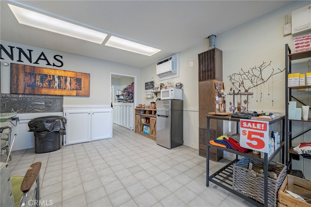 9387 Broadway Street E Property Photo 12