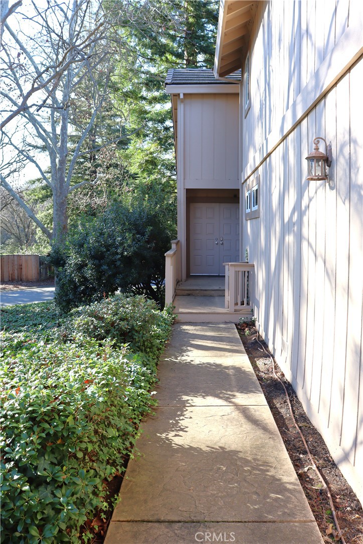 7423 Silver Birch Property Photo 3