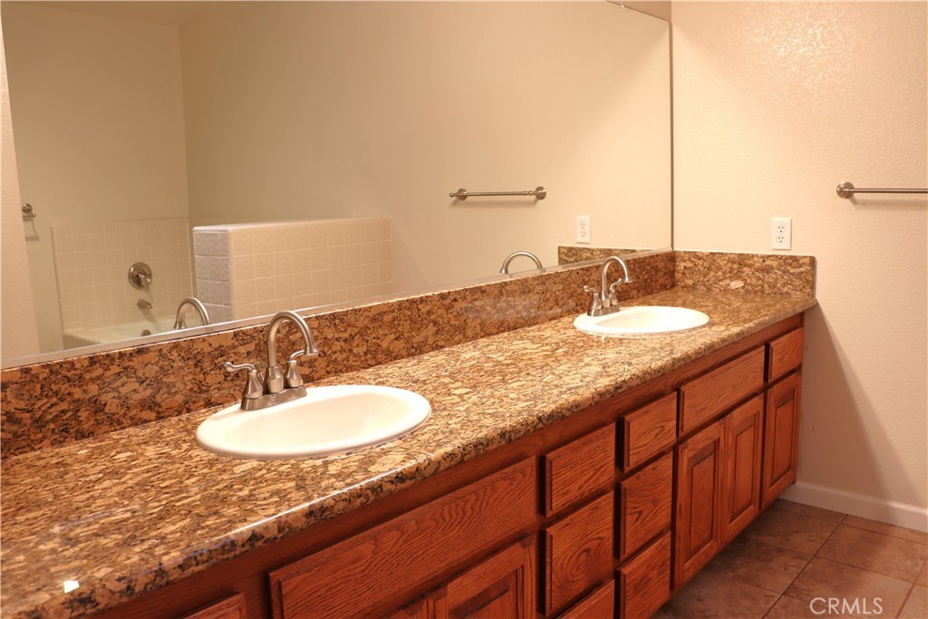 7423 Silver Birch Property Photo 24