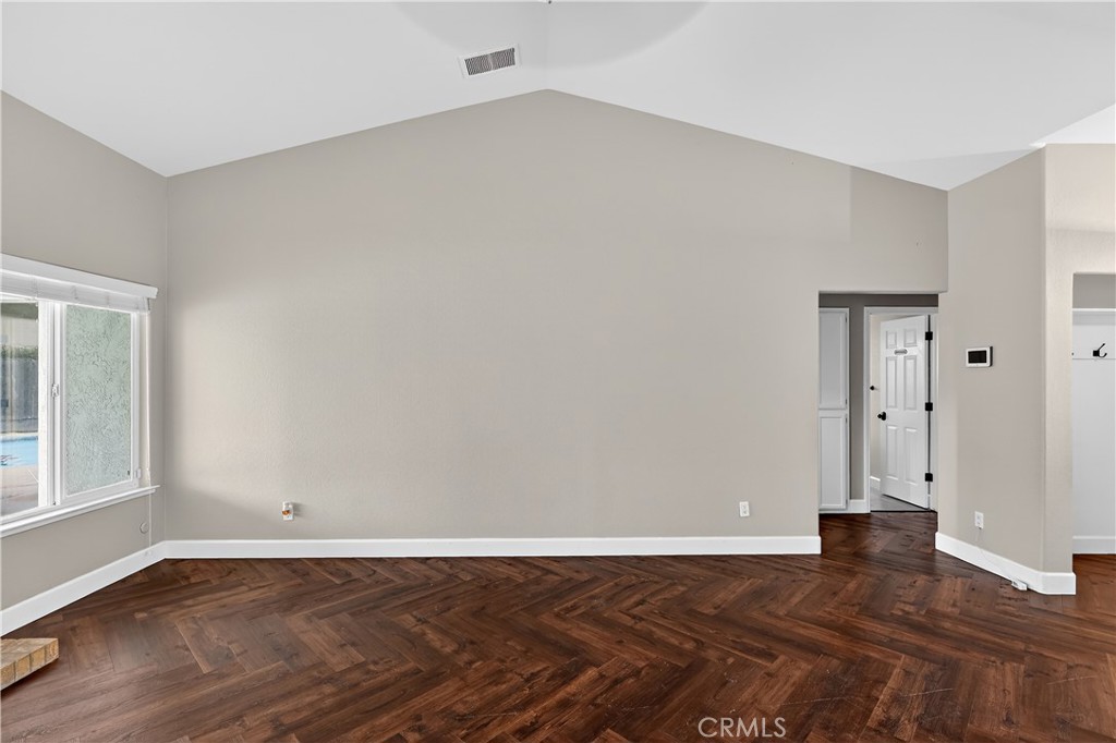 724 Robin Drive Property Photo 6