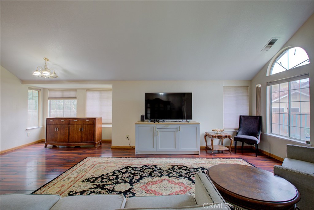 814 Casa Court Property Photo 9