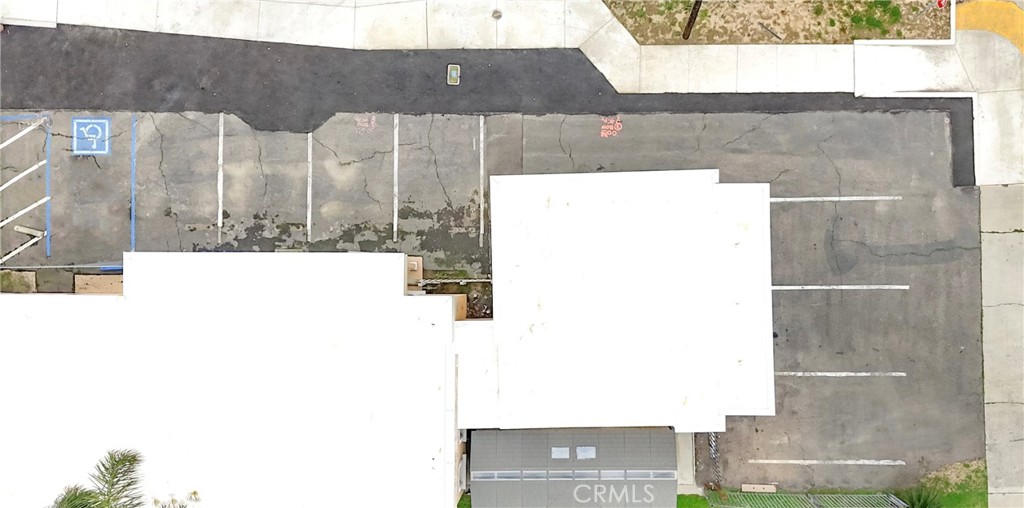 1230 Drakeley Property Photo 3
