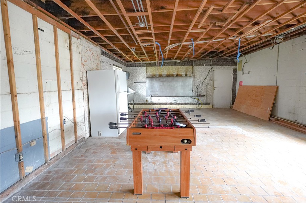 1230 Drakeley Property Photo 9