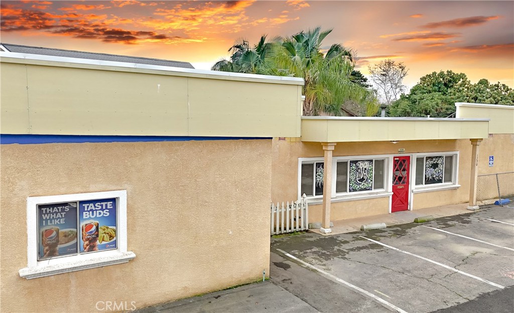 1230 Drakeley Property Photo 14