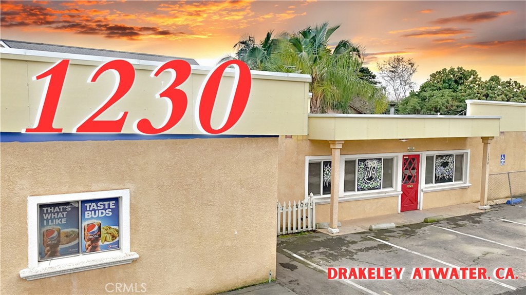 1230 Drakeley Property Photo 16