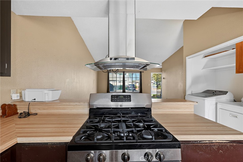 1754 Merced Property Photo 8