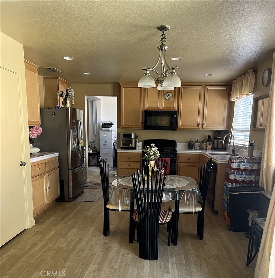 924 Dosangh Court Property Photo 8