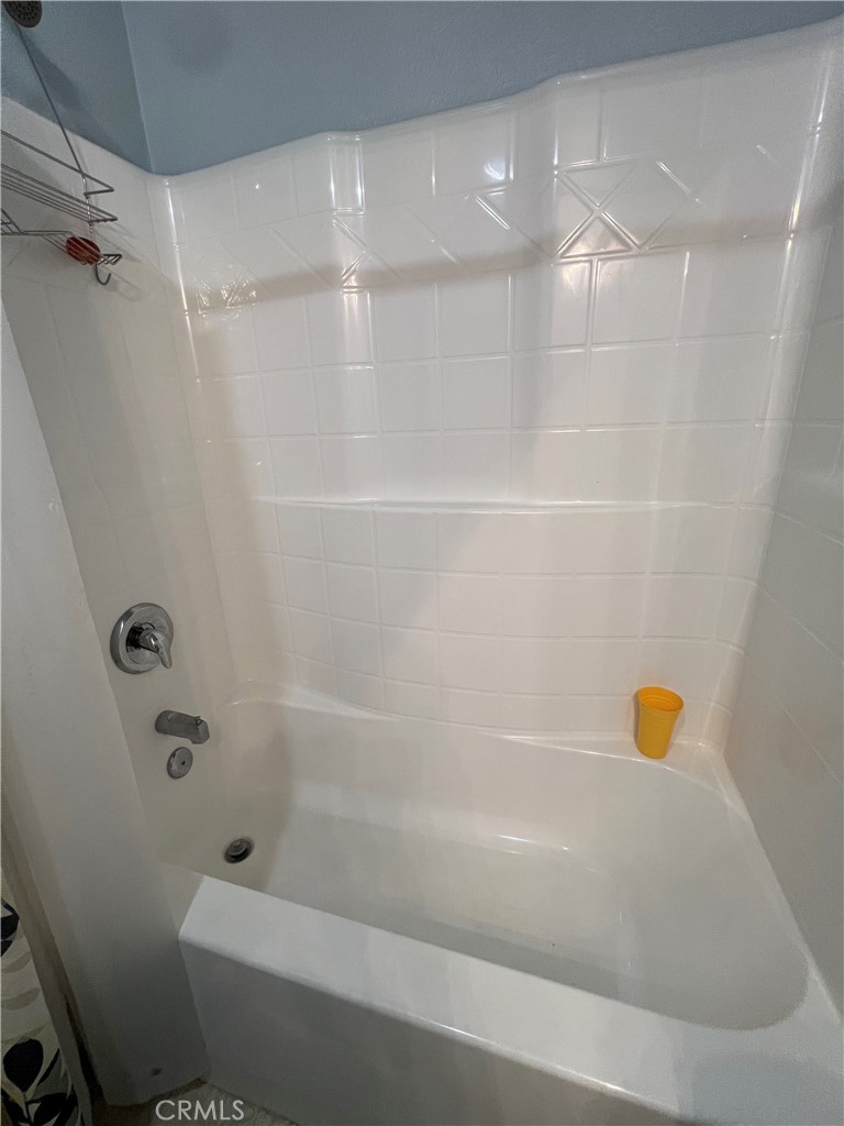 924 Dosangh Court Property Photo 28