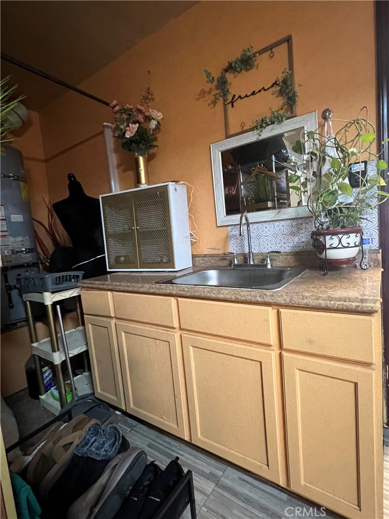 924 Dosangh Court Property Photo 36
