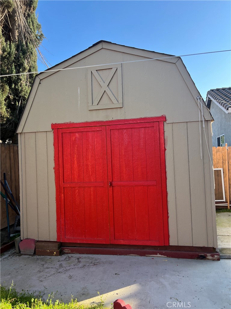 924 Dosangh Court Property Photo 40