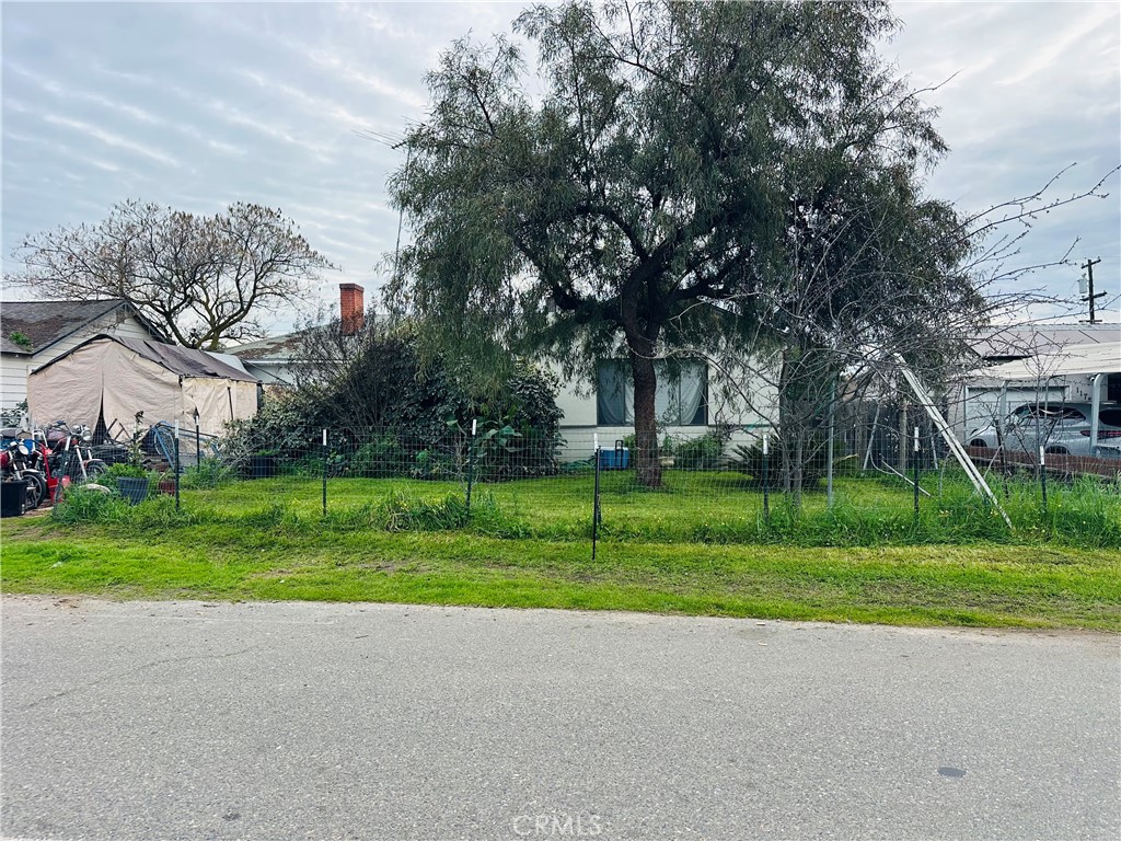 1160 Oak Avenue Property Photo 1