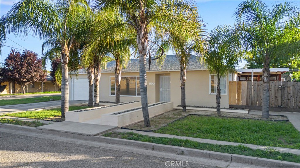 890 Barney Property Photo 4