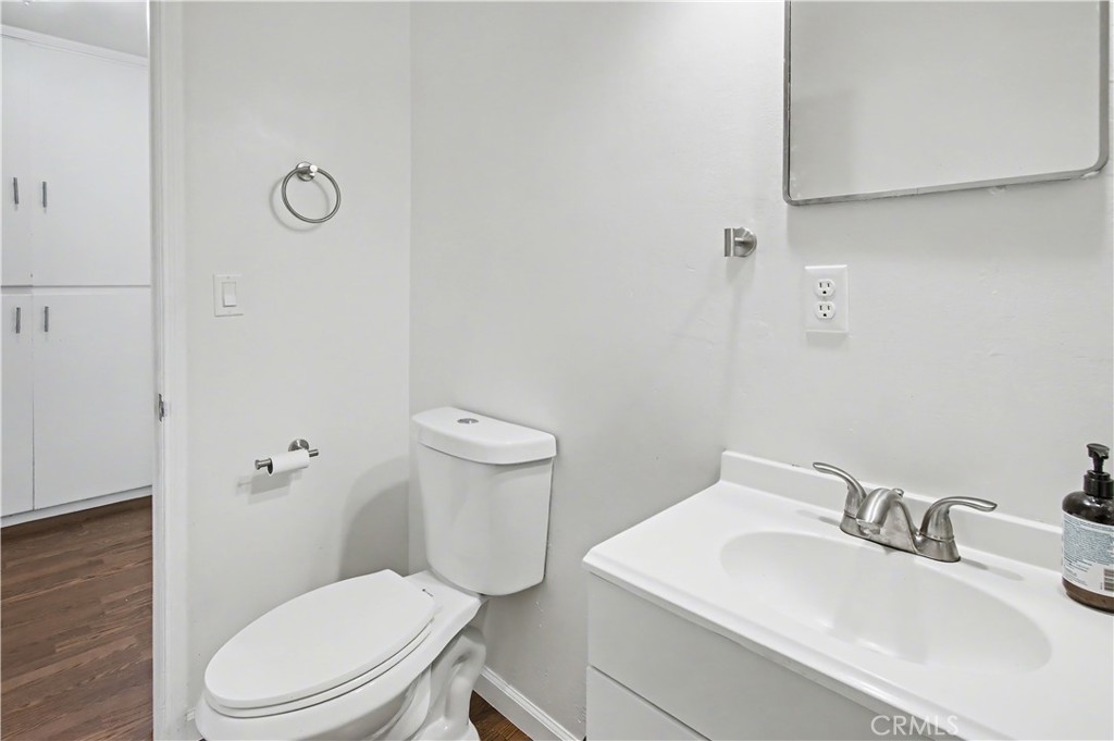 890 Barney Property Photo 17