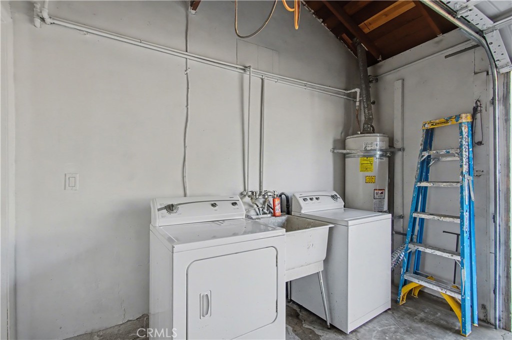 890 Barney Property Photo 22