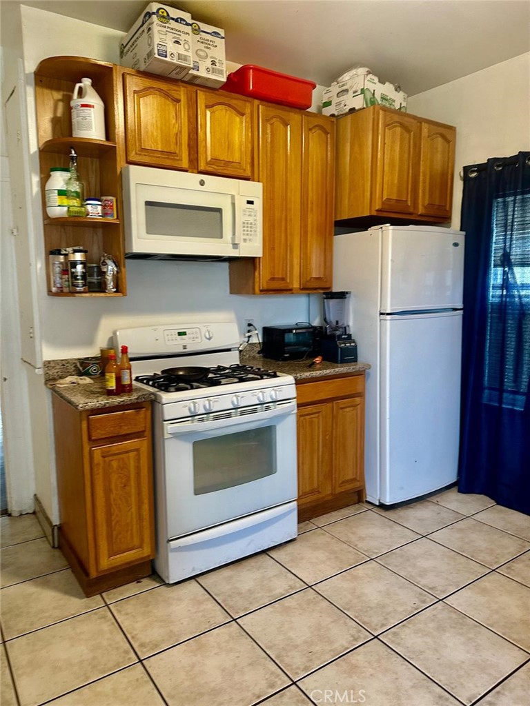 1434 40th Property Photo 11