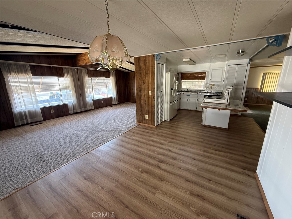 2240 Golden Oak Lane 47 Property Photo 6
