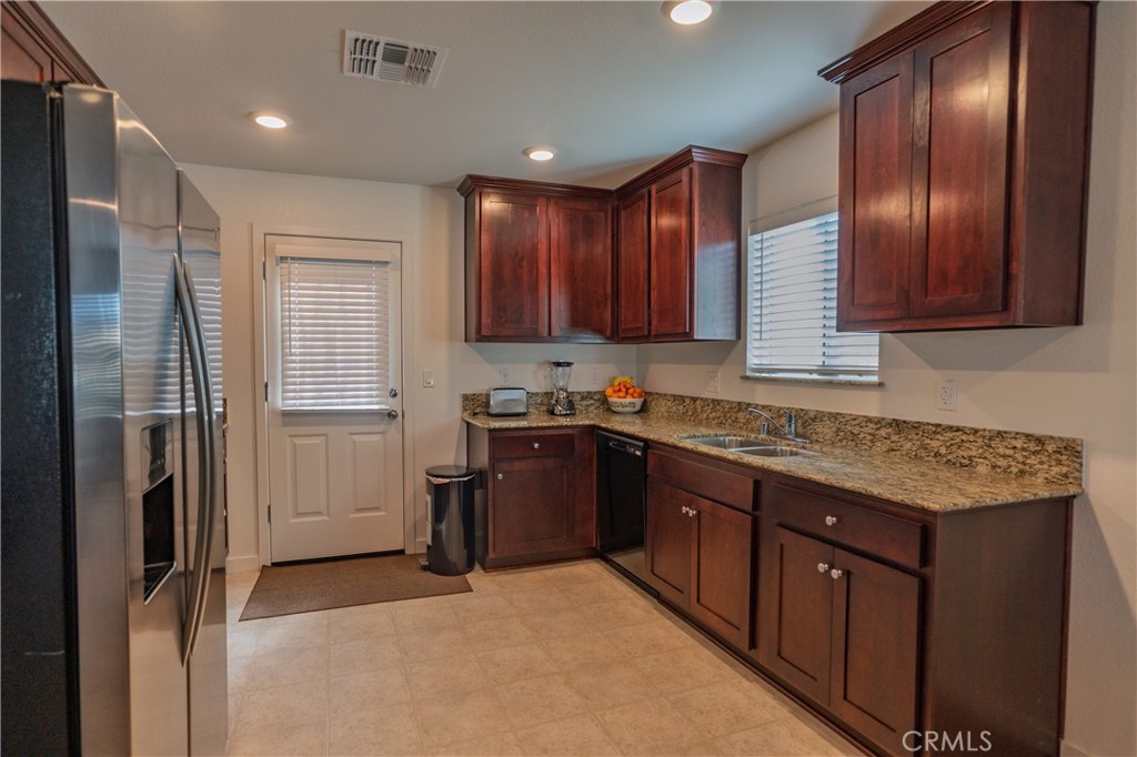 714 Dean Court Property Photo 8