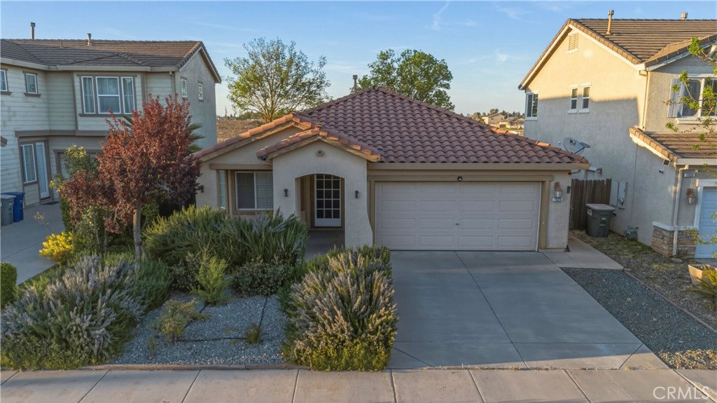 1525 La Sierra Street Property Photo 3