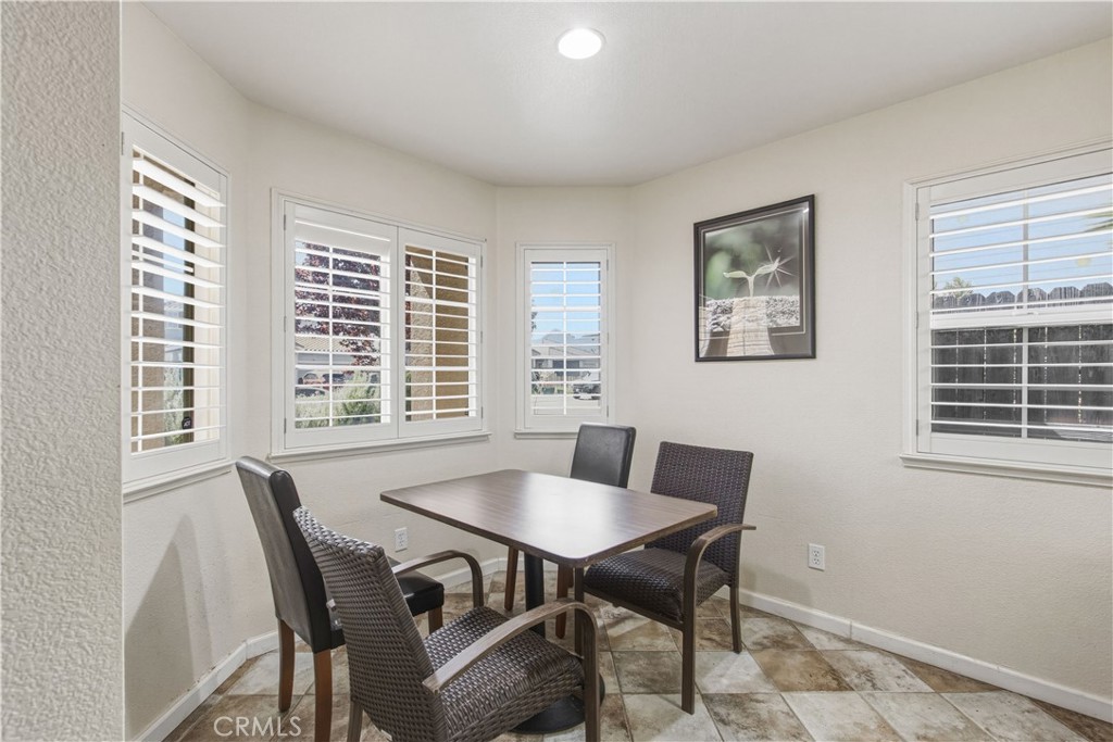 1525 La Sierra Street Property Photo 5