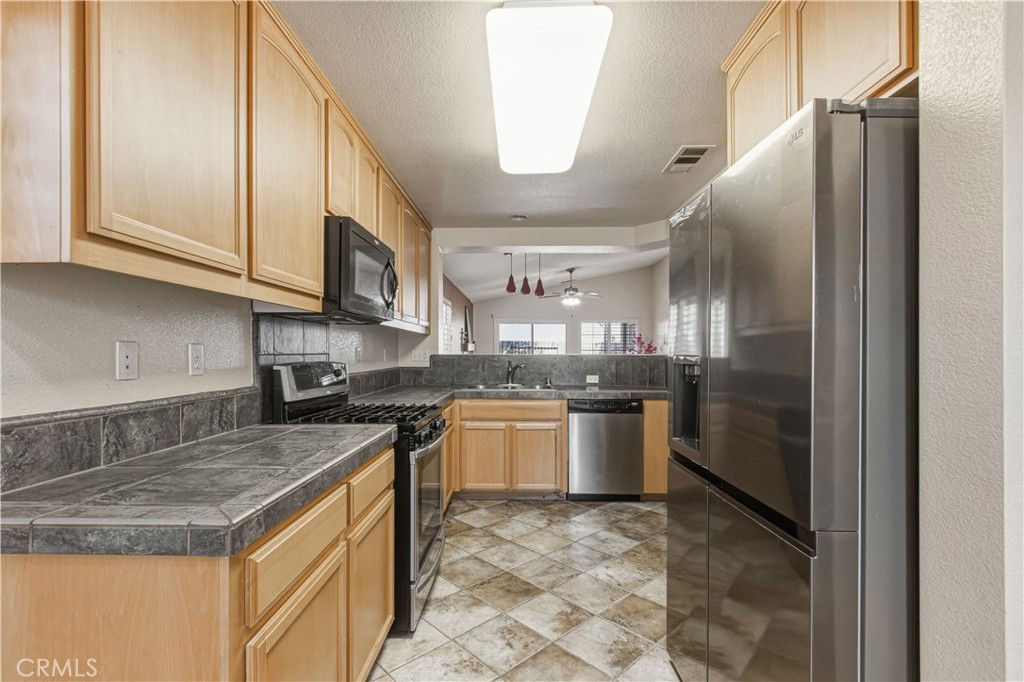 1525 La Sierra Street Property Photo 6