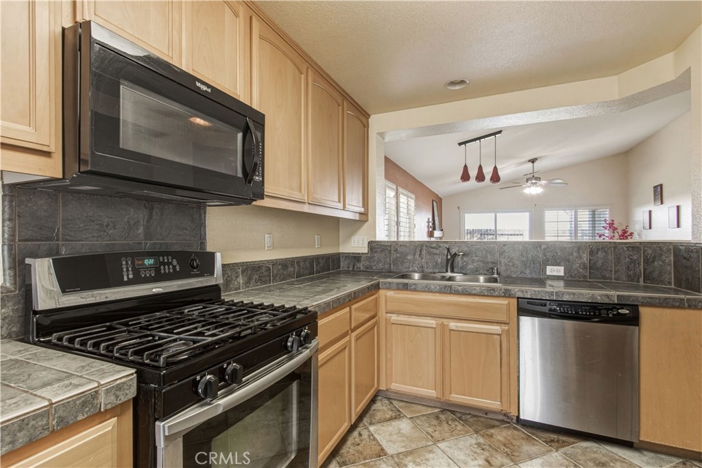 1525 La Sierra Street Property Photo 8