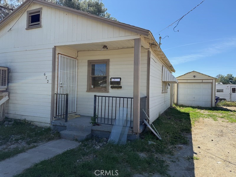 672 E Tache Property Photo 1