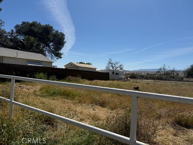 672 E Tache Property Photo 5