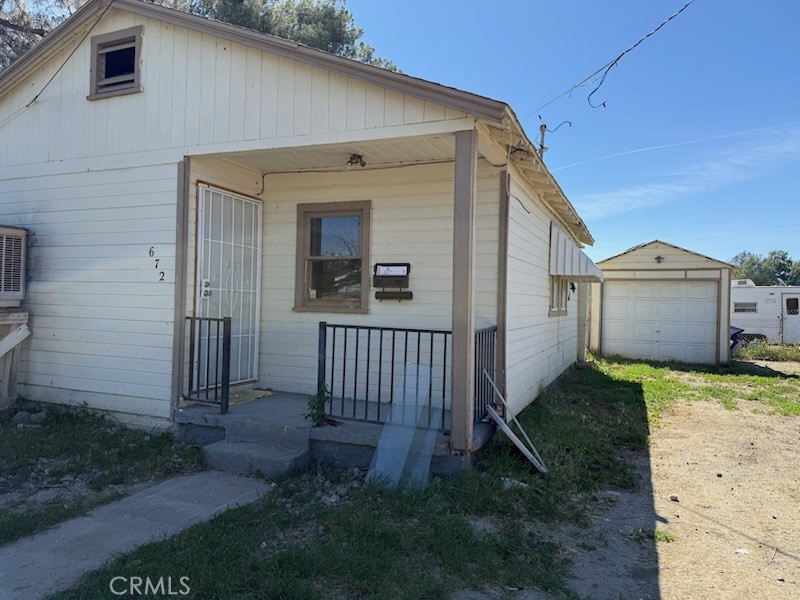 672 E Tache Property Photo 1