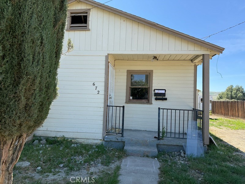 672 E Tache Property Photo 2