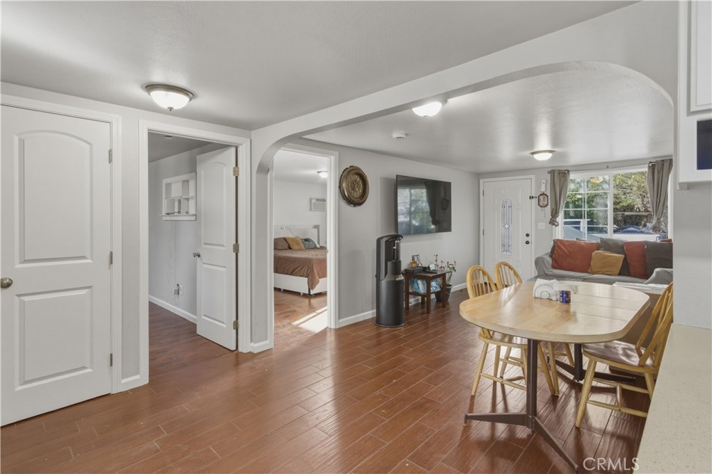 2330 Meadowbrook Property Photo 4