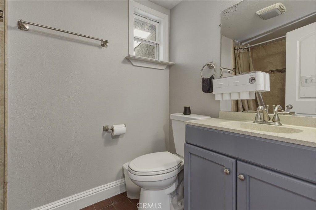 2330 Meadowbrook Property Photo 6