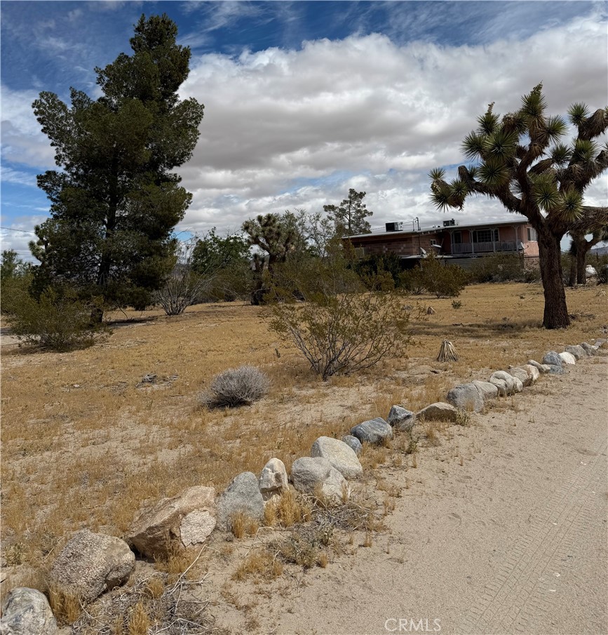 9511 Anza Trl Property Photo 2