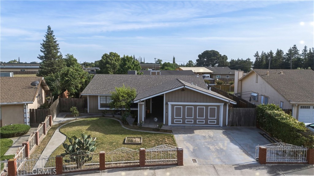 1418 Nut Tree Property Photo 1