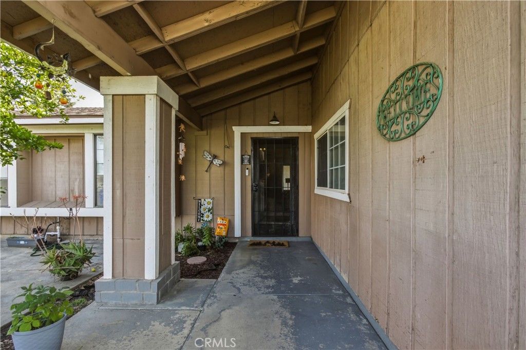 1418 Nut Tree Property Photo 3